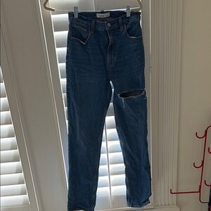 Abercrombie ‘90s Straight Blue Distressed Jeans
